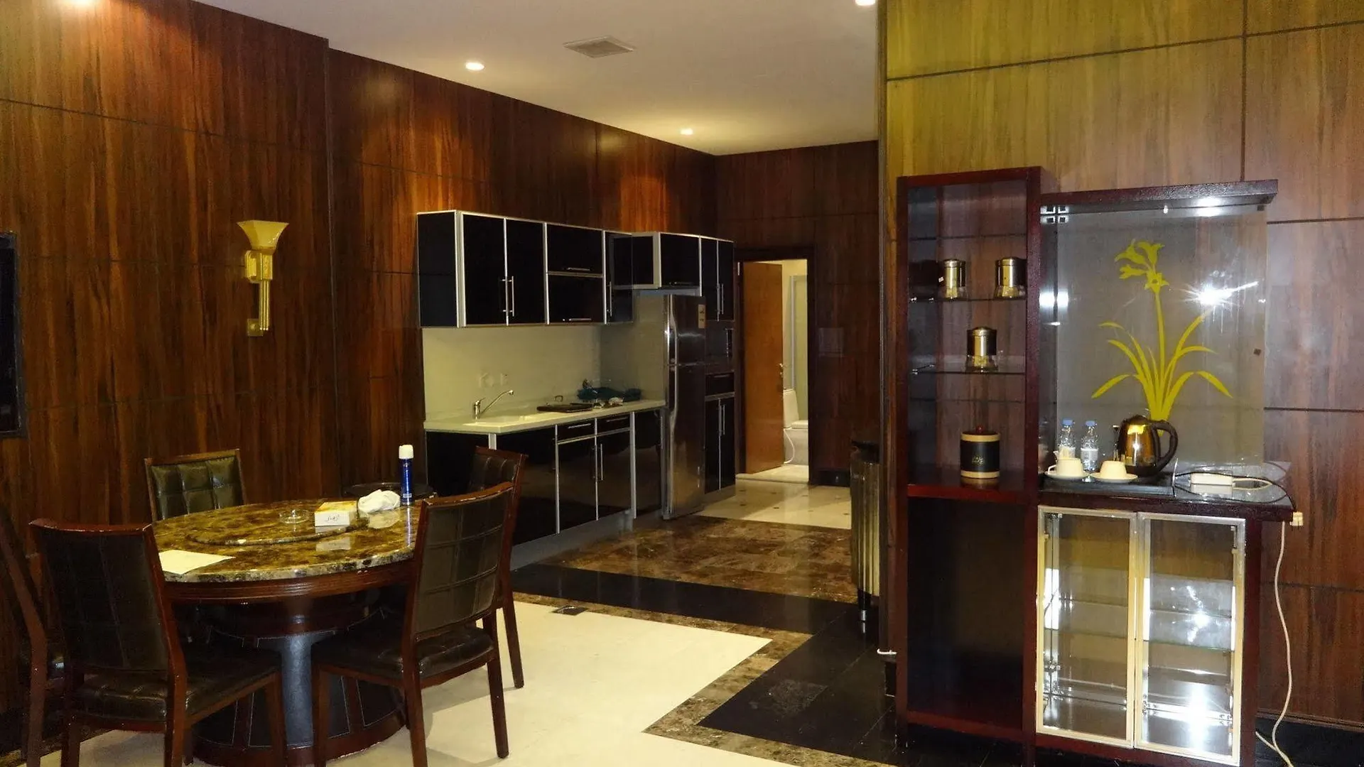 Orans Suites 4 Jeddah 4*,